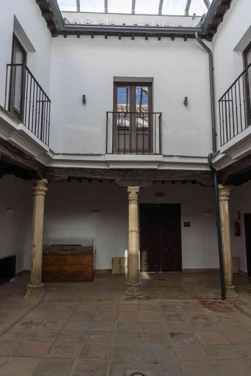 Málaga - Ronda 047 - palacio de Mondragón - museo Municipal.jpg